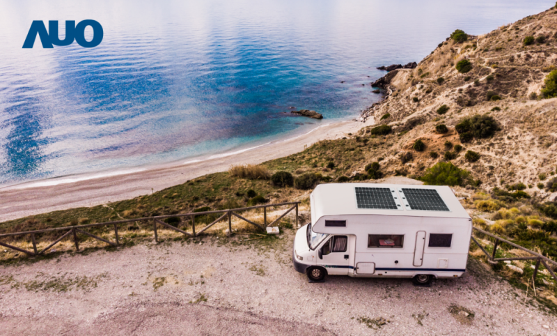 「可撓輕量化太陽光電板SunCurva」使用輕量特殊耐候型複合板取代傳統太陽能板的玻璃前板，不僅降低70%重量，每米平方僅3Kg；具有抗衝擊性能及通過電磁相容性測試，可應用於交通運輸工具，如露營車、遊艇等